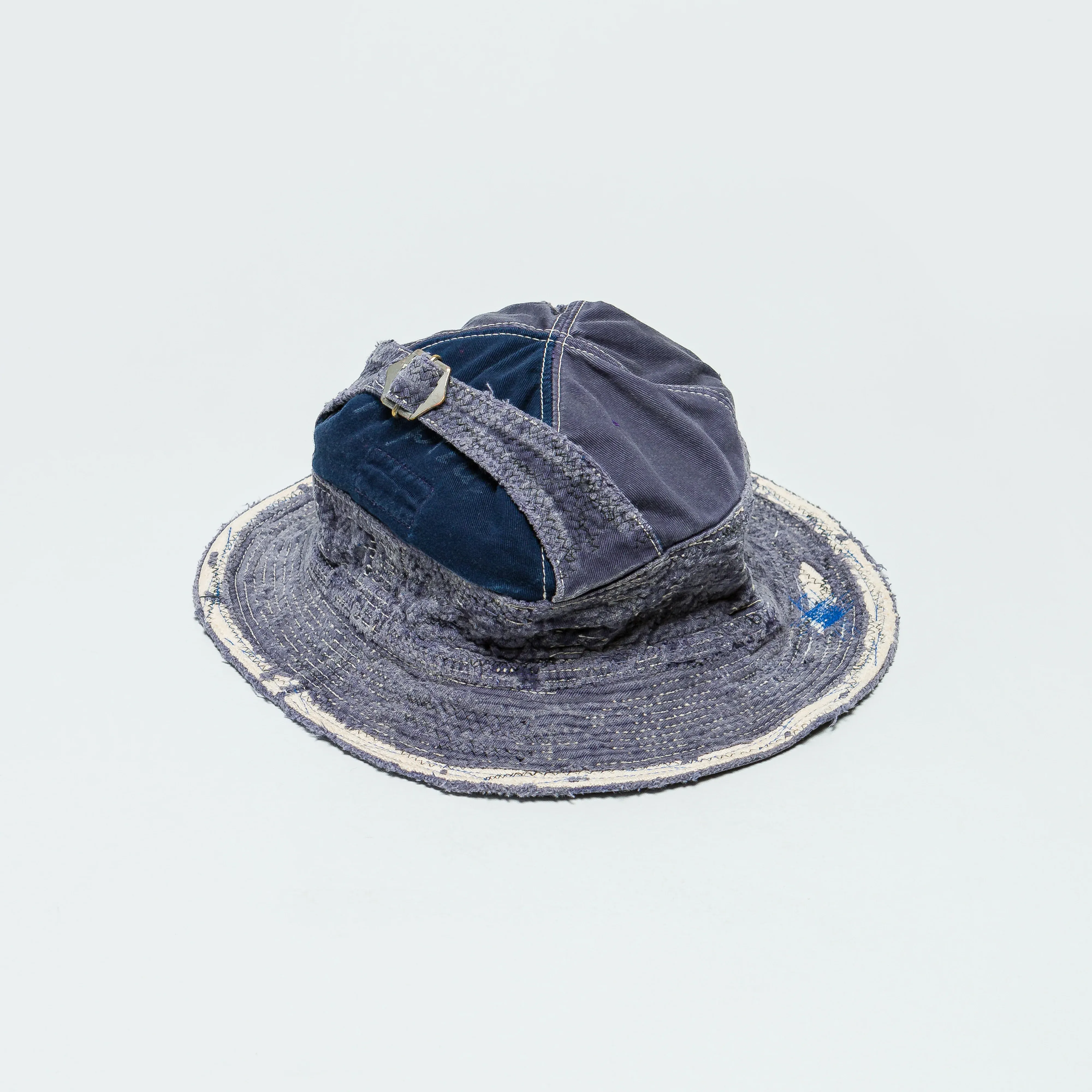 Chinos Remastered Version of The Old Man and the Sea Hat in Navy