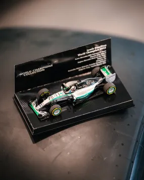 W06 - 2015 Formula One World Champion - #44 L. Hamilton 1:43